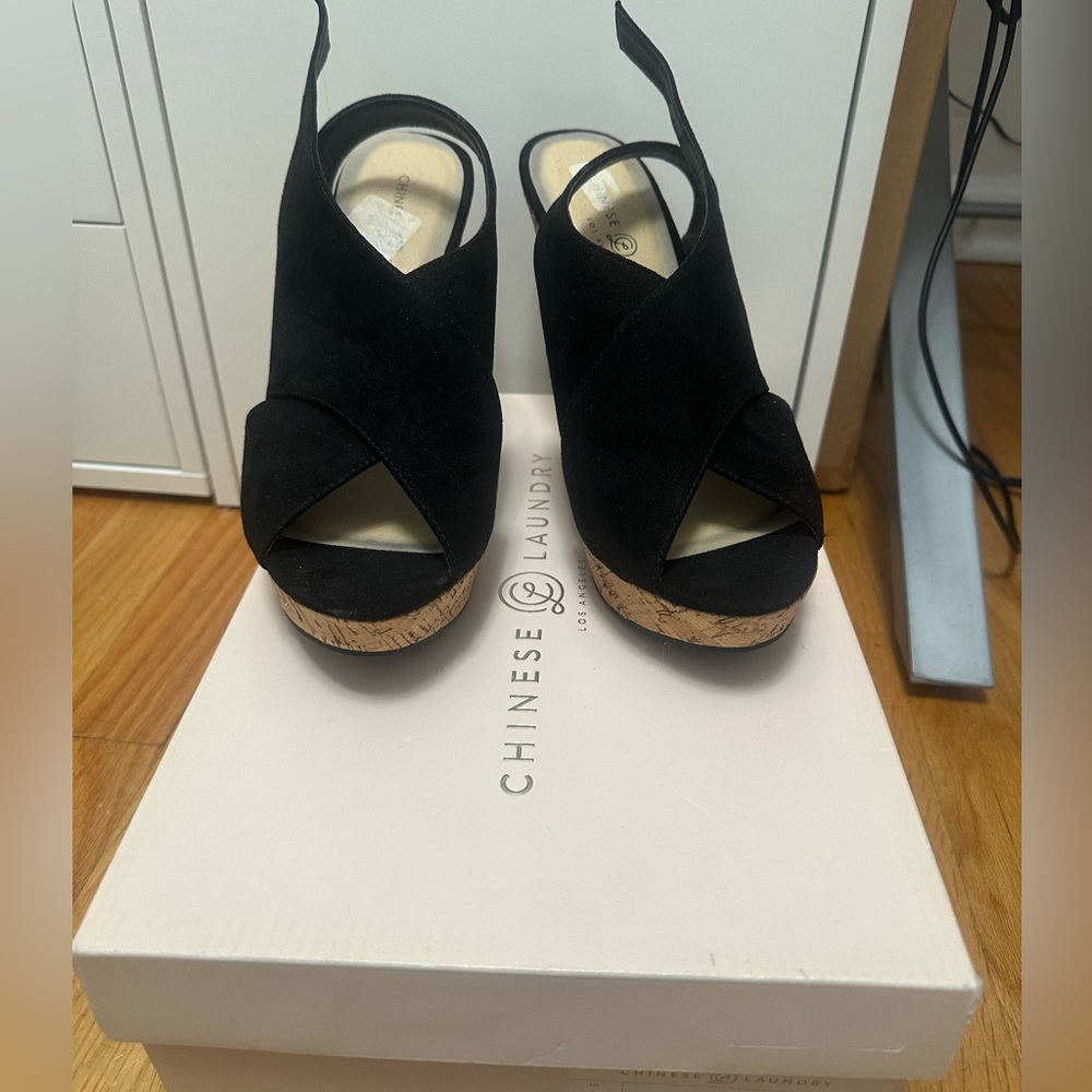 Chinese Laundry Black Platform wedges